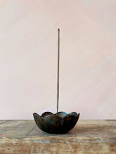 Load image into Gallery viewer, Poppy Incense Holder