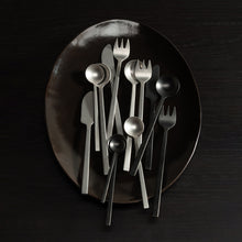Load image into Gallery viewer, Mirror Stone Cutlery 24 Pcs Box